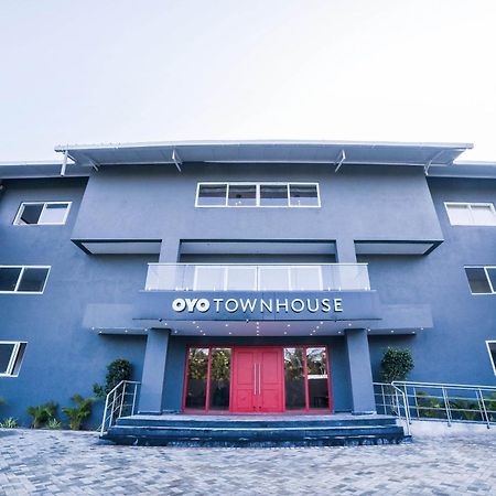 Townhouse 211 Laguna Ecr Near Juhu Beach Chennai Exterior photo