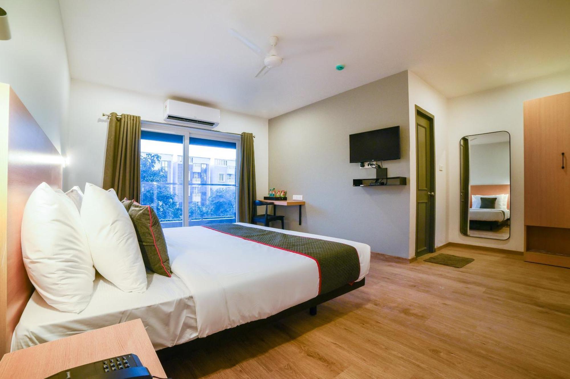 Townhouse 211 Laguna Ecr Near Juhu Beach Chennai Exterior photo